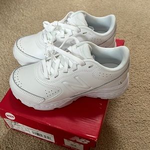 Kids new balance sneakers-wide